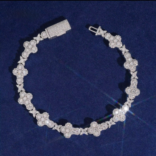 Iced out cross braclet in VVS Moissanit