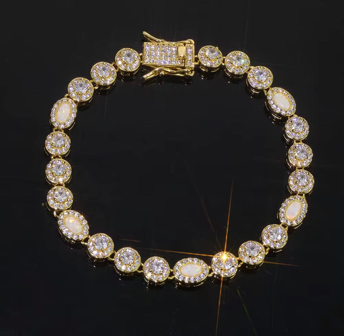 Tennis braclet with Moissante daimonds